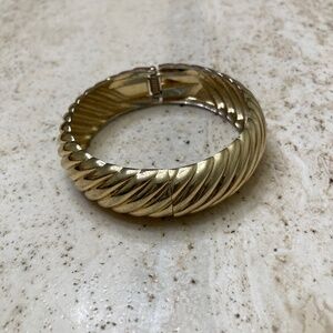 Bangle Sculpted Ribbed Hinge Bracelet In Gold